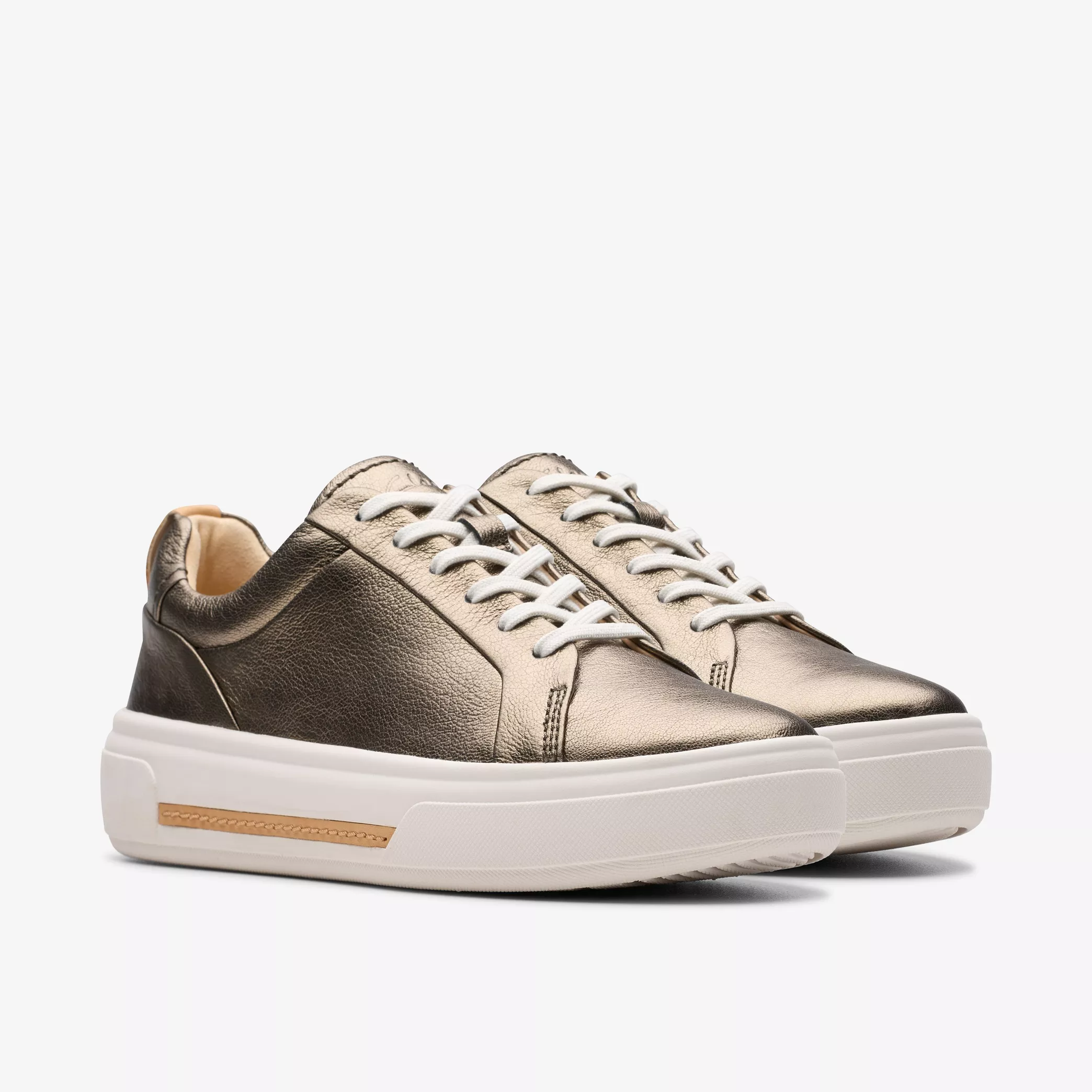 Дамски обувки Clarks Hollyhock Walk 26178843 металик от естествена кожа - снимка 1