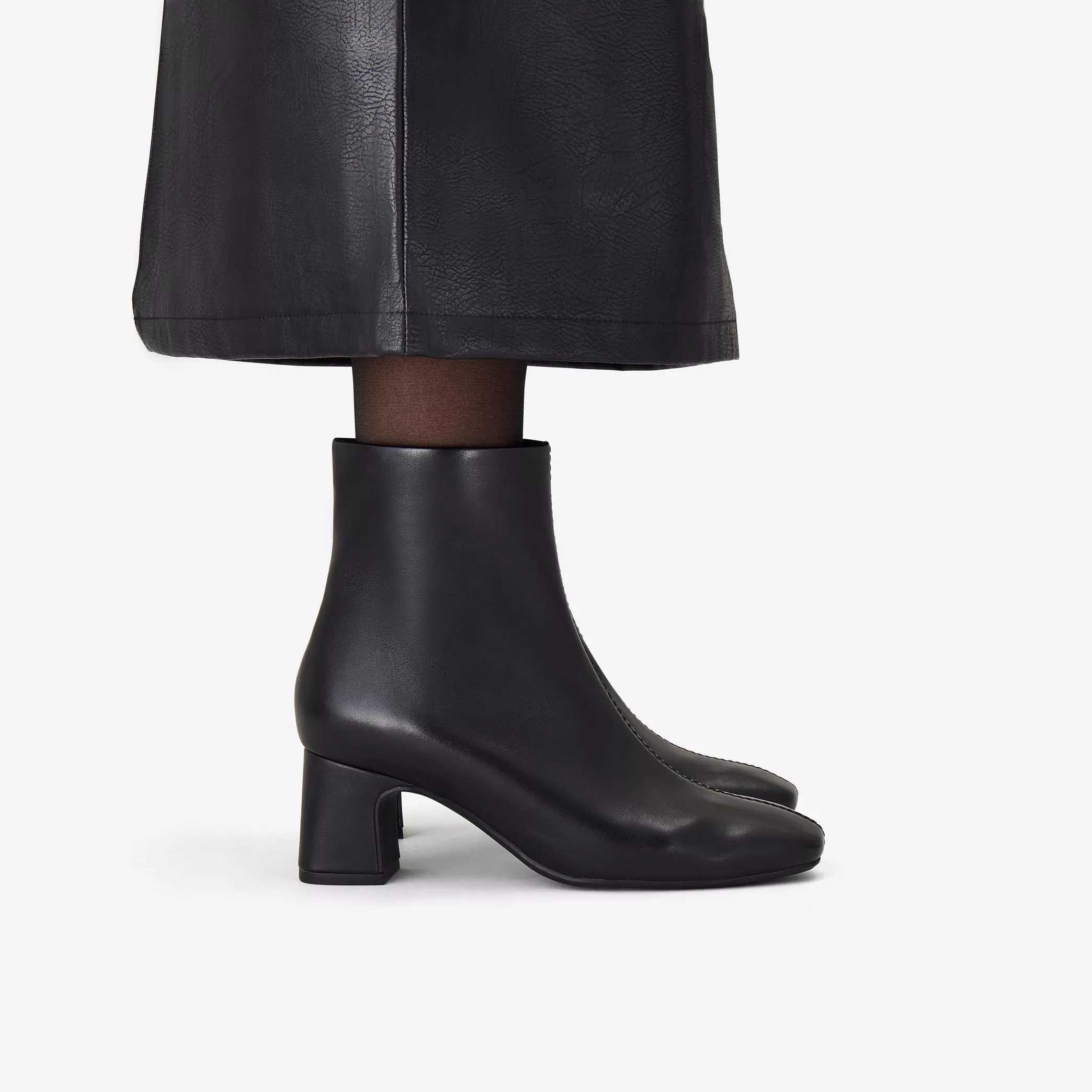 дамски боти с цип clarks fernie zip 26182935 - снимка 6