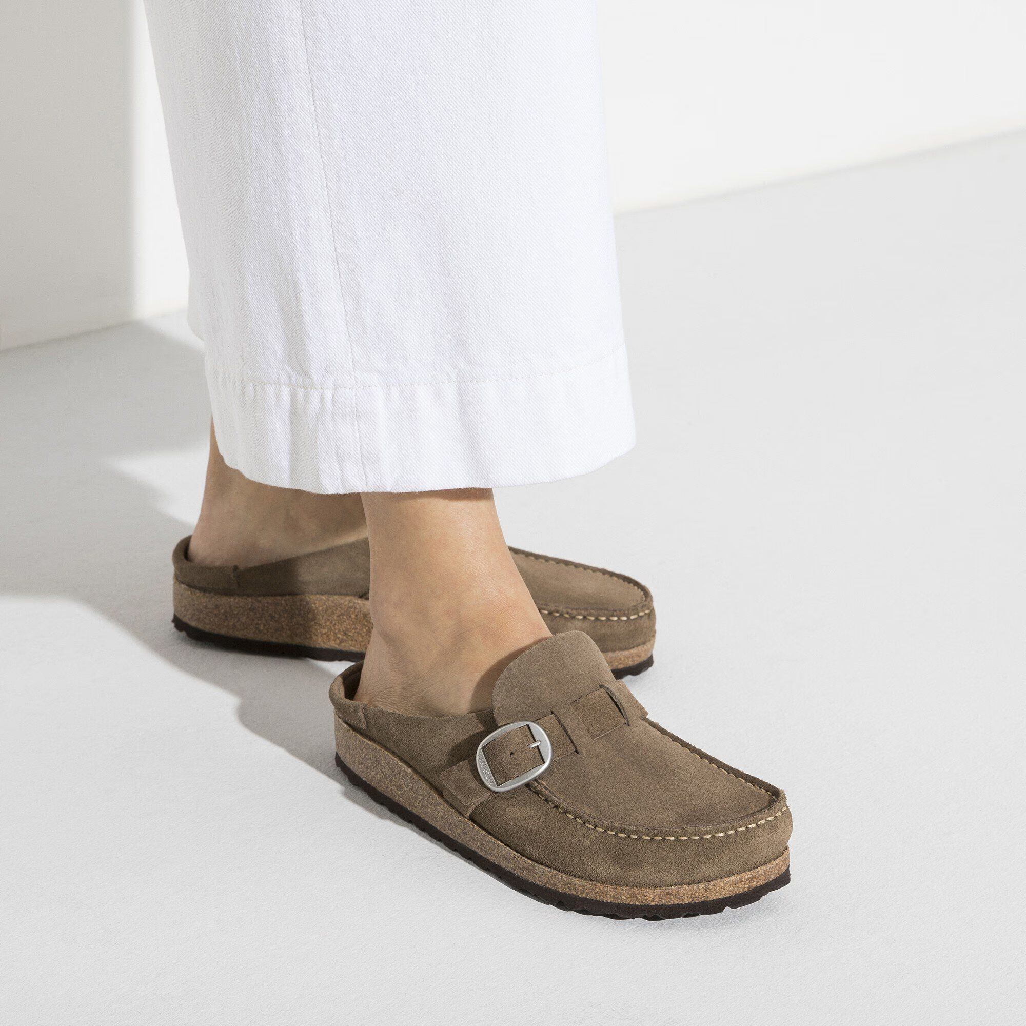 чехли birkenstock buckley 1019462 бежови от велур - снимка 7